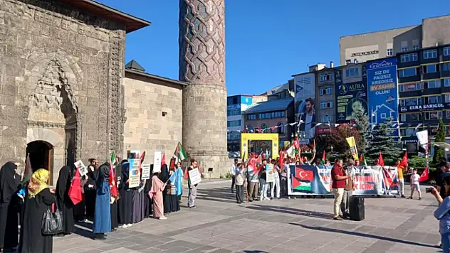 93 haftalık sessiz yürüyüşü sürüyor