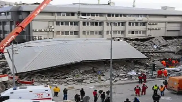 DEPREM BÖLGESİNDE 23 NİSAN COŞKUSU