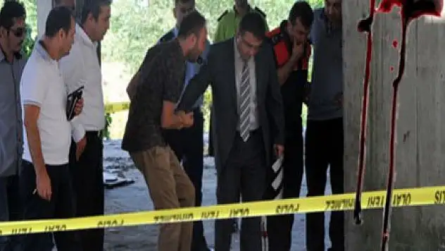 5. kattan düşen üç genç öldü