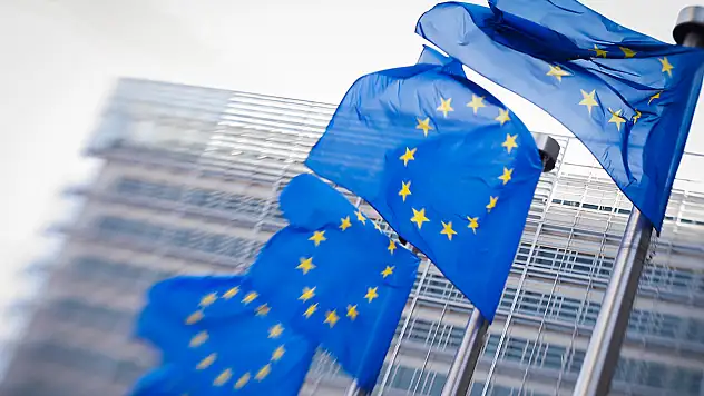AB Komisyonu, Türk vatandaşlarına çok girişli Schengen vizelerini kolaylaştırıyor