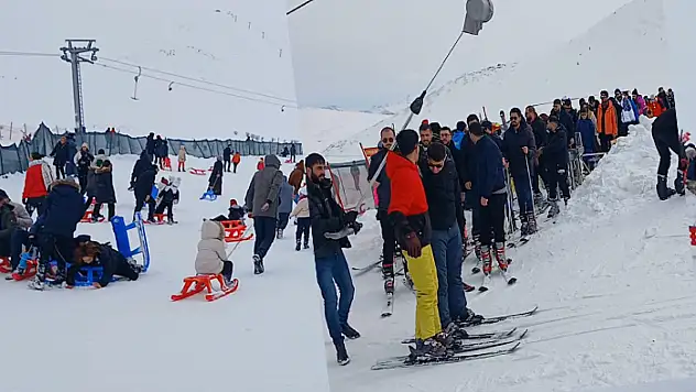 Abalı Kayak Merkezi sezonun en yoğun gününü yaşadı
