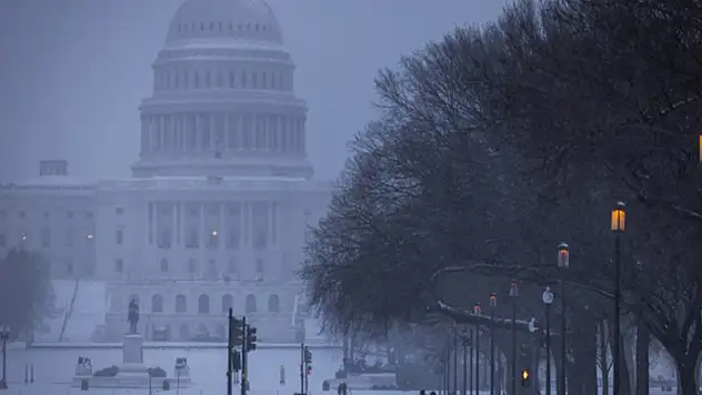 ABD'de kar fırtınasında 800 binden fazla kişi elektriksiz kaldı