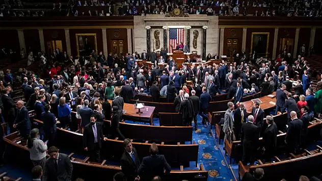 ABD Senatosu, hükümetin yeniden açılmasını öngören geçici bütçe tasarısını onayladı