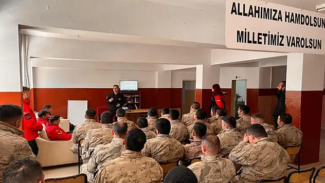 AFAD'dan jandarma personeline çığda arama kurtarma eğitimi