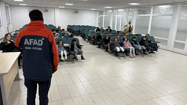 AFAD Van, anaokulu öğrencilerine farkındalık eğitimi verdi