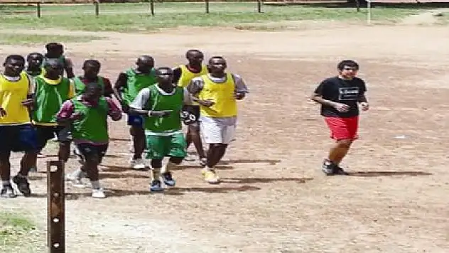 VAN GÖLÜ KORSANI AFRİKA'DA