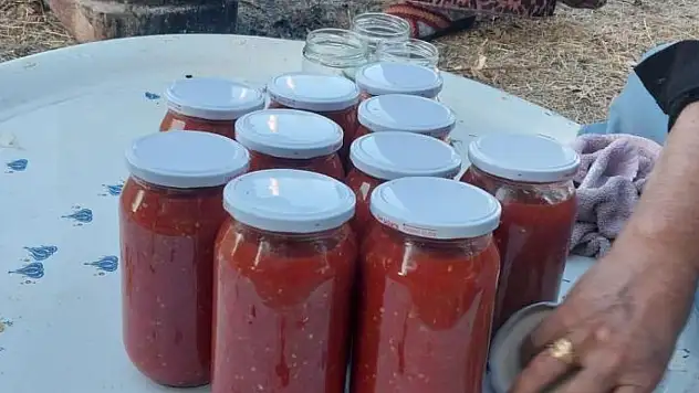 Ağrı'da kadınların kışlık menemen mesaisi başladı