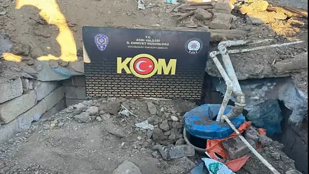 Ağrı'da yer altına gizlenen tanktan 3 bin 562 litre kaçak motorin çıktı