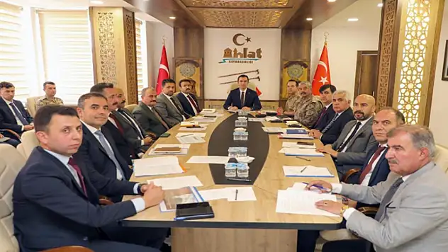 Ahlat'ta 1071 Ahlat-Malazgirt Zaferi kutlamaları hazırlık toplantısı