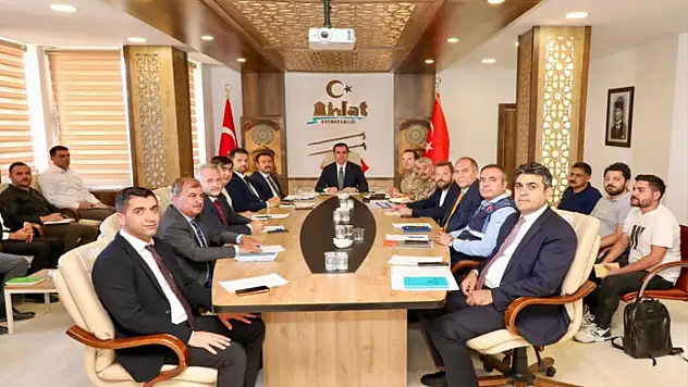 Ahlat'ta '1071 Ahlat-Malazgirt Etkinlikleri' toplantısı