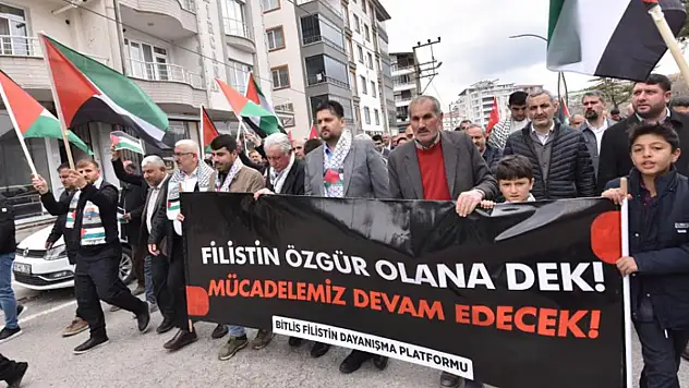 Ahlat'ta Gazze'ye destek yürüyüşü düzenlendi