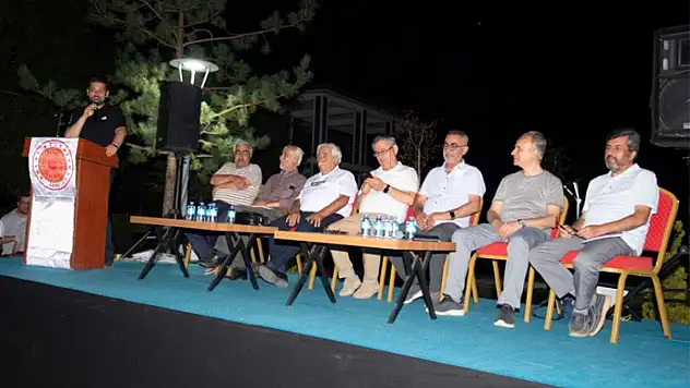 Ahlat'ta 'Şiir Gecesi'ne yoğun ilgi