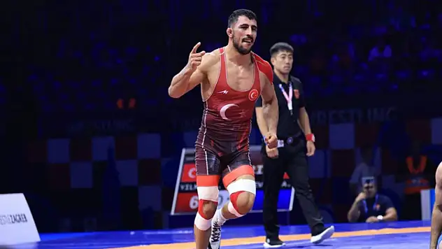 Ahmet Yılmaz'dan Dünya Güreş Şampiyonası'nda bronz madalya