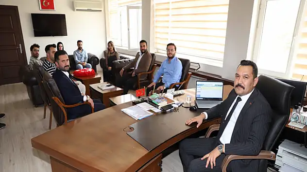 AK Parti Gençlik Kolları'ndan Türkmenoğlu'na ziyaret