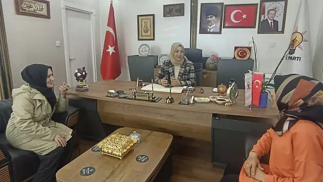 AK Parti İl Kadın Kolları Başkanı Alpaslan, vatandaşlarla buluştu