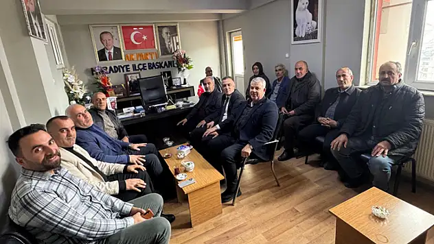 AK Parti'li İlçe Başkanları Muradiye'de bir araya geldi