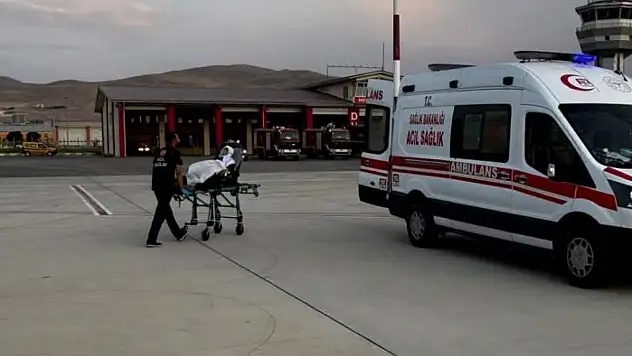 Akciğer hastası şahıs ambulans helikopter ile Van'a getirildi