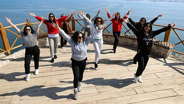 Akdamar Adası'nda zumba, pilates ve yoga etkinliği