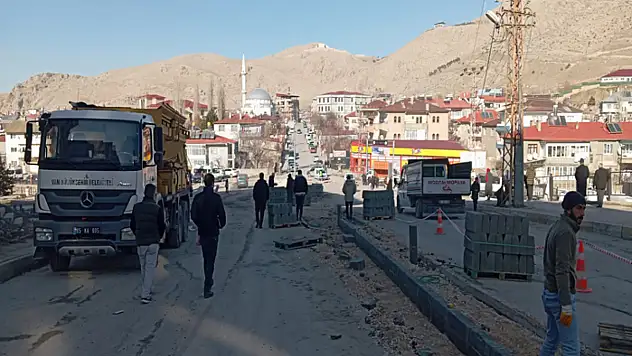 Akköprü Mahallesinde orta refüj çalışması