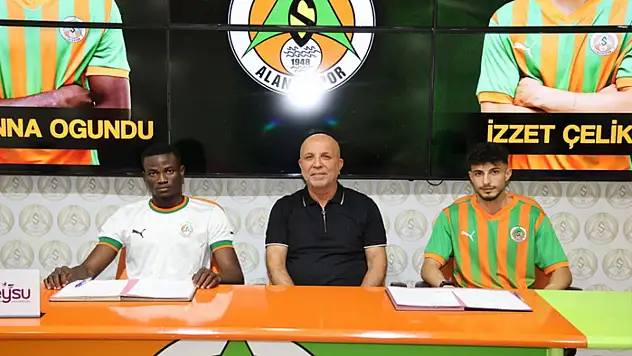 Alanyaspor'da çift imza