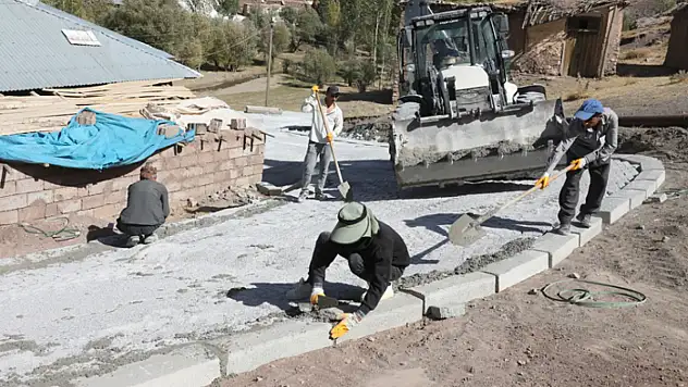 Albenek Mezrası yolları yenilendi
