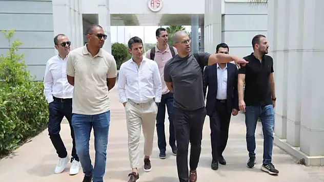 Alex de Souza Antalyaspor'un tesislerini gezdi