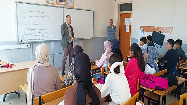 Alhan, Destekleme ve Yetiştirme kurslarını ziyaret etti
