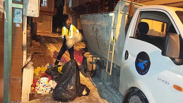 Ali Paşa Mahallesi'nde gece temizliği