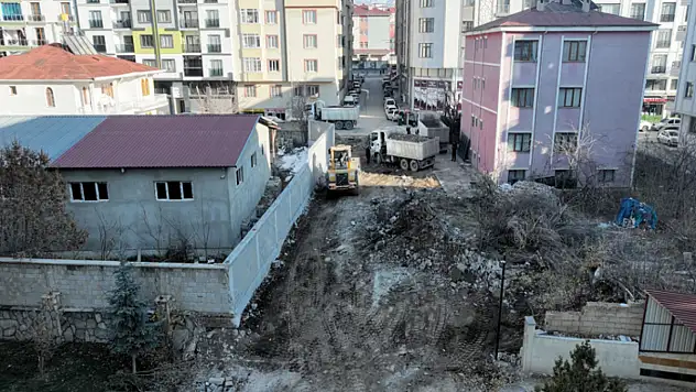 Alipaşa Mahallesi'nde yol açma çalışmaları sürüyor