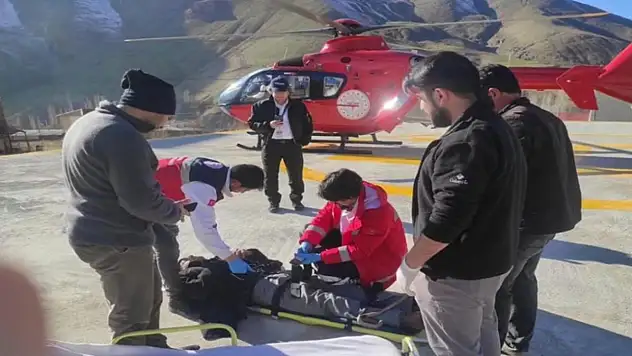 Ambulans helikopter 2 hasta için havalandı