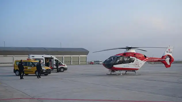Ambulans helikopter bir günlük bebek için havalandı