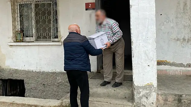 Ankara'da yaşayan Vanlılardan ihtiyaç sahiplerine gıda desteği