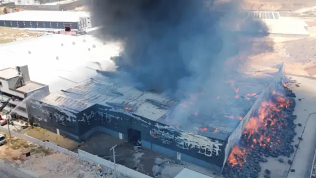 Antep'te fabrika yangını