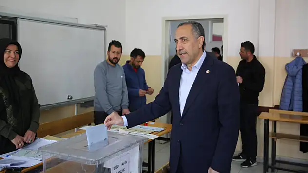 Arvas oyunu kullandı