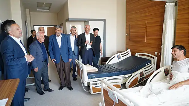 Arvas'tan hastane ziyareti