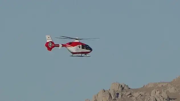 Asfiksi hastası yenidoğan bebek ambulans helikopterle Van'a getirildi