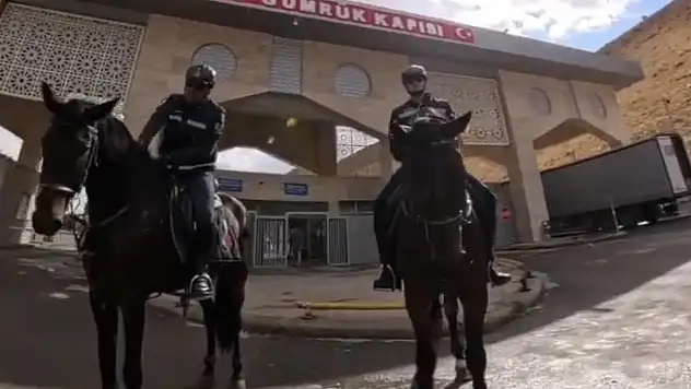 Atlı Jandarma Timleri Kapıköy sınırında görevde