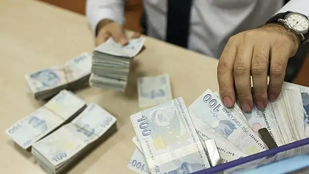 Aylık en yüksek reel getiri mevduat faizinde oldu