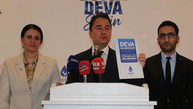 Babacan Vanlılardan destek istedi