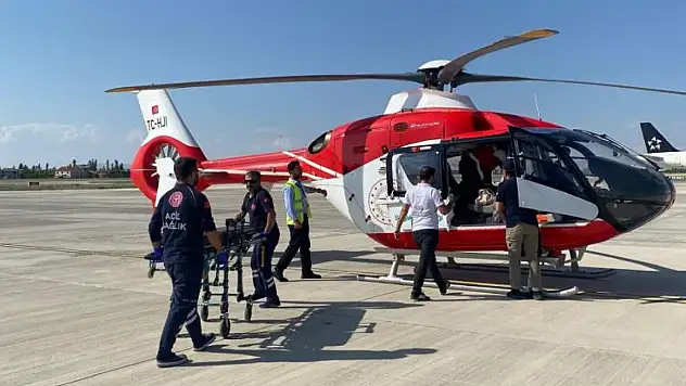 Bahçesaray'da 17 yaşındaki hasta ambulans helikopterle Van'a sevk edildi