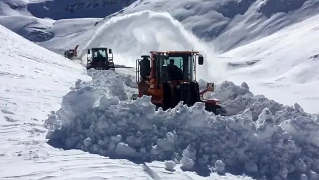 Bahçesaray'da kış çilesi devam ediyor, Bahçesaraylılar tünel istiyor
