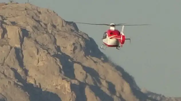 Bahçesaray'da yaralanan genç helikopter ambulansla Van'a sevk edildi