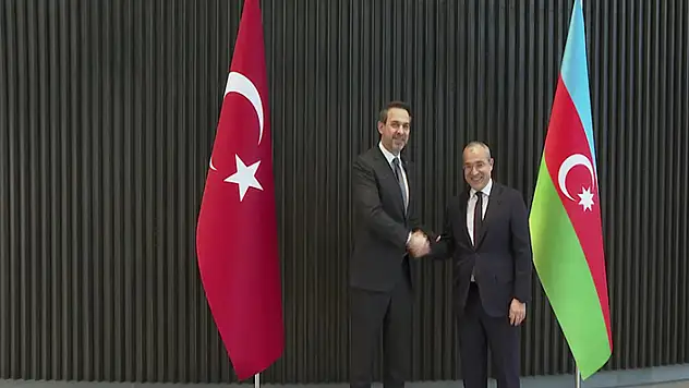 Bakan Bayraktar, Azerbaycan Ekonomi Bakanı Cabbarov ile görüştü