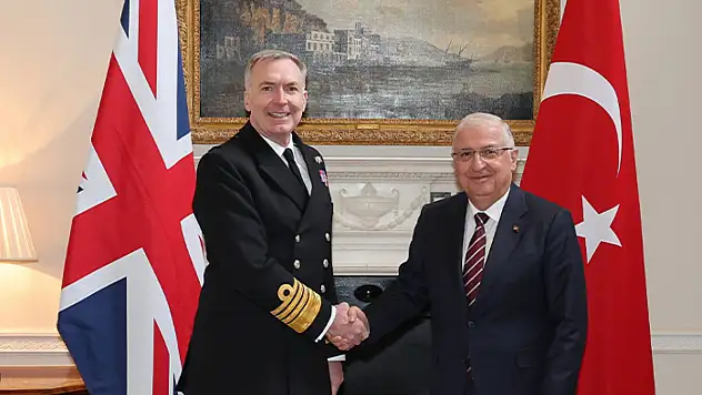 Bakan Güler, İngiltere'de