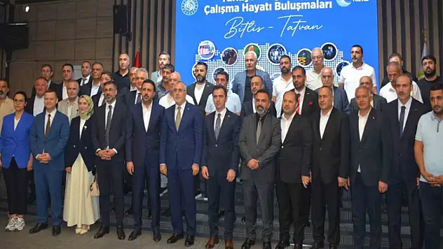 Bakan Işıkhan: Bugün geleceğe umutla yürüyoruz