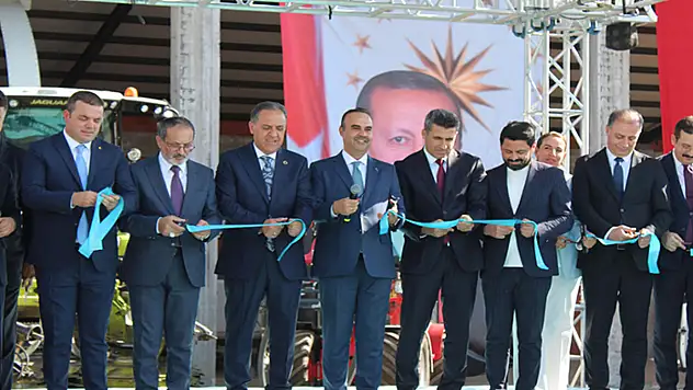 Bakan Kacır: 23 yıla asırlık başarılar sığdırarak, büyük ve güçlü Türkiye'yi inşa ettik