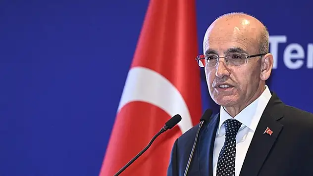 Bakan Şimşek: Dezenflasyonun sürmesini öngörüyoruz