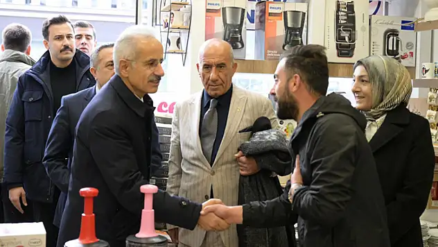 Bakan Uraloğlu'ndan esnaf ziyareti