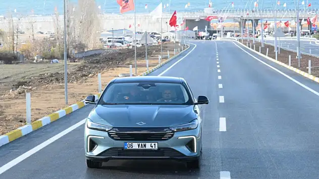 Bakan Uraloğlu: Van'a 3 milyar 300 milyon liralık yatırım yapıldı