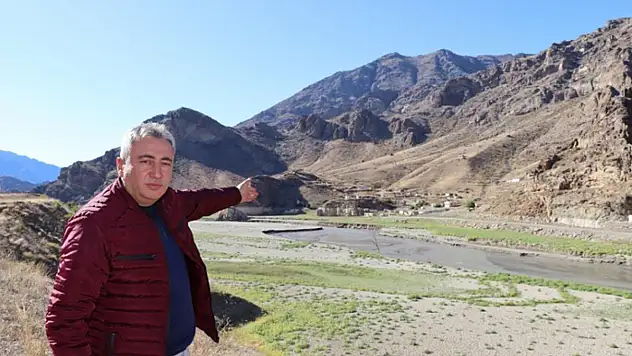 Baraj suları çekildi, tabiat yeniden yeşerdi